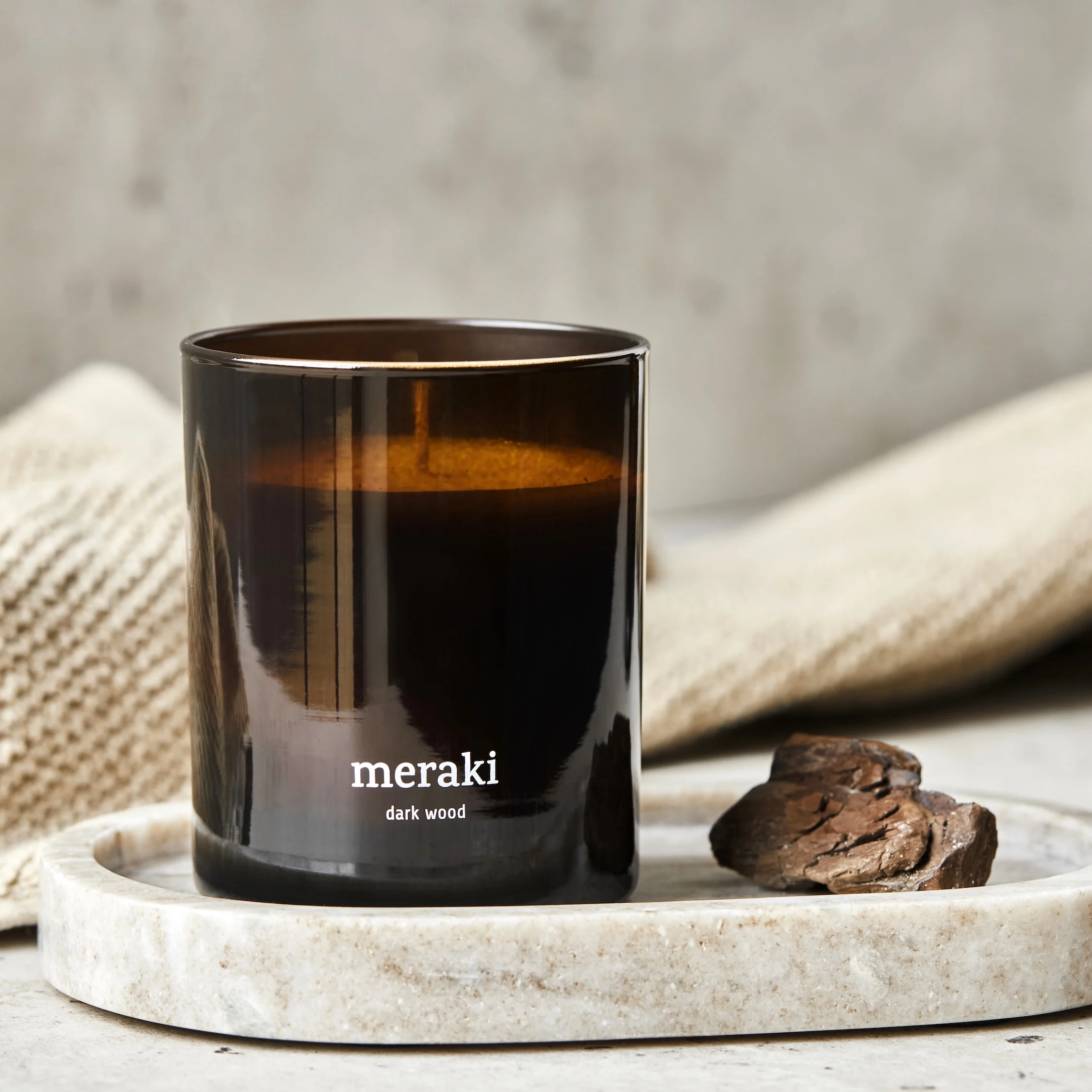 Meraki - Doftljus, Dark wood, 200 g - Bild 2